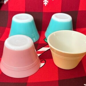VINTAGE PYREX COLOURED GLASS CUSTARD BOWLS